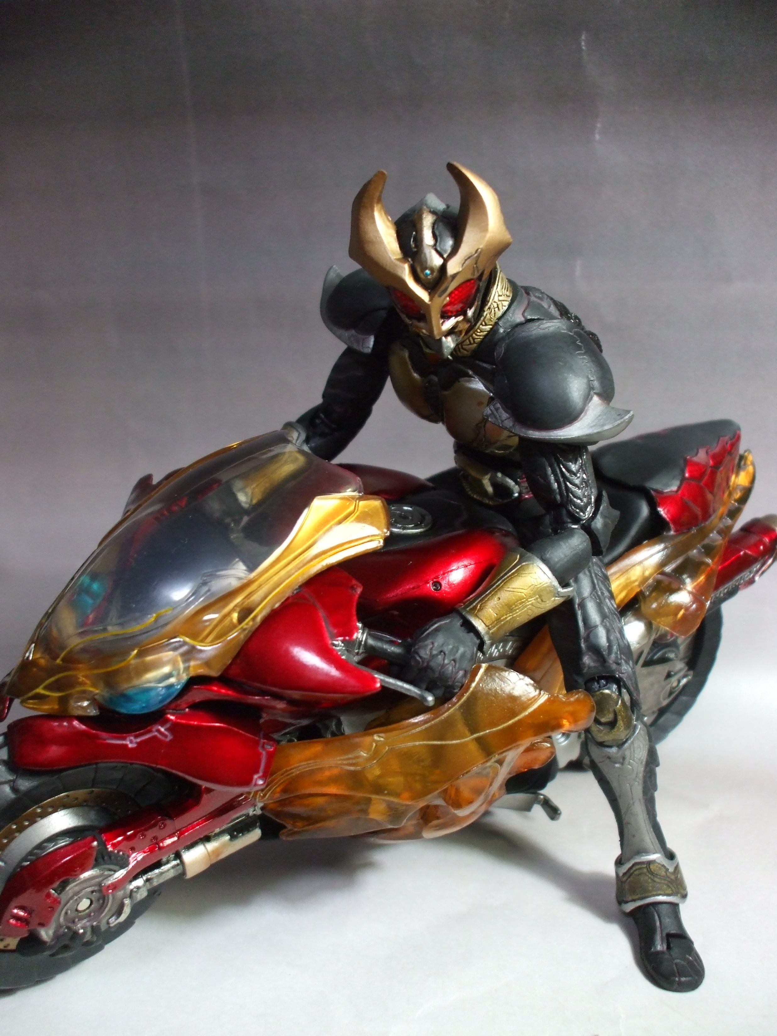 バンダイ S.I.C. VOL.40 仮面ライダーアギト&マシントルネイダー