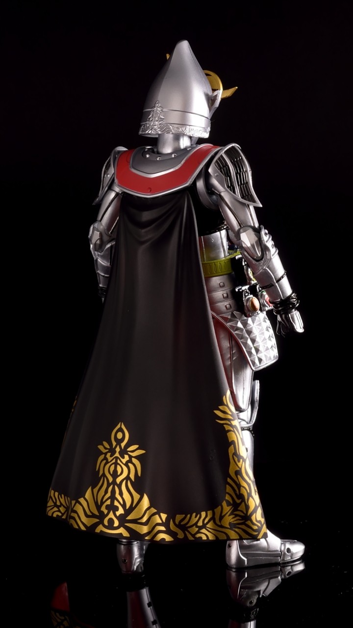 バンダイ S.H.フィギュアーツ 仮面ライダー鎧武 極アームズ バンダイ S.H.フィギュアーツ 仮面ライダー鎧武 極アームズ