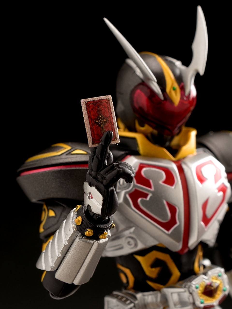 バンダイ S.H.フィギュアーツ 仮面ライダーカリス レビュー