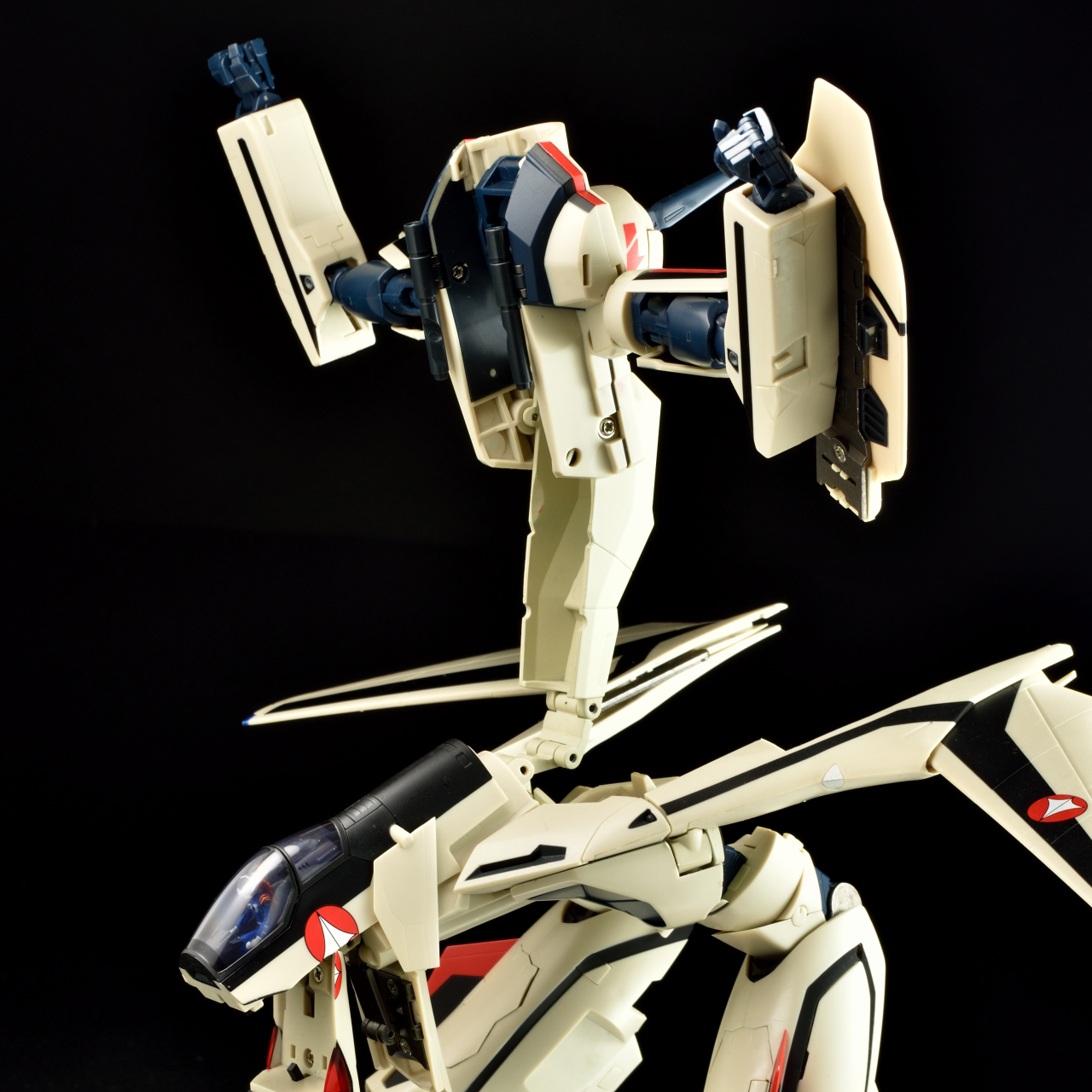 アルカディア 1/60 完全変形 YF-19 with ファストパック アルカディア 1/60 完全変形 YF-19 with ファストパック