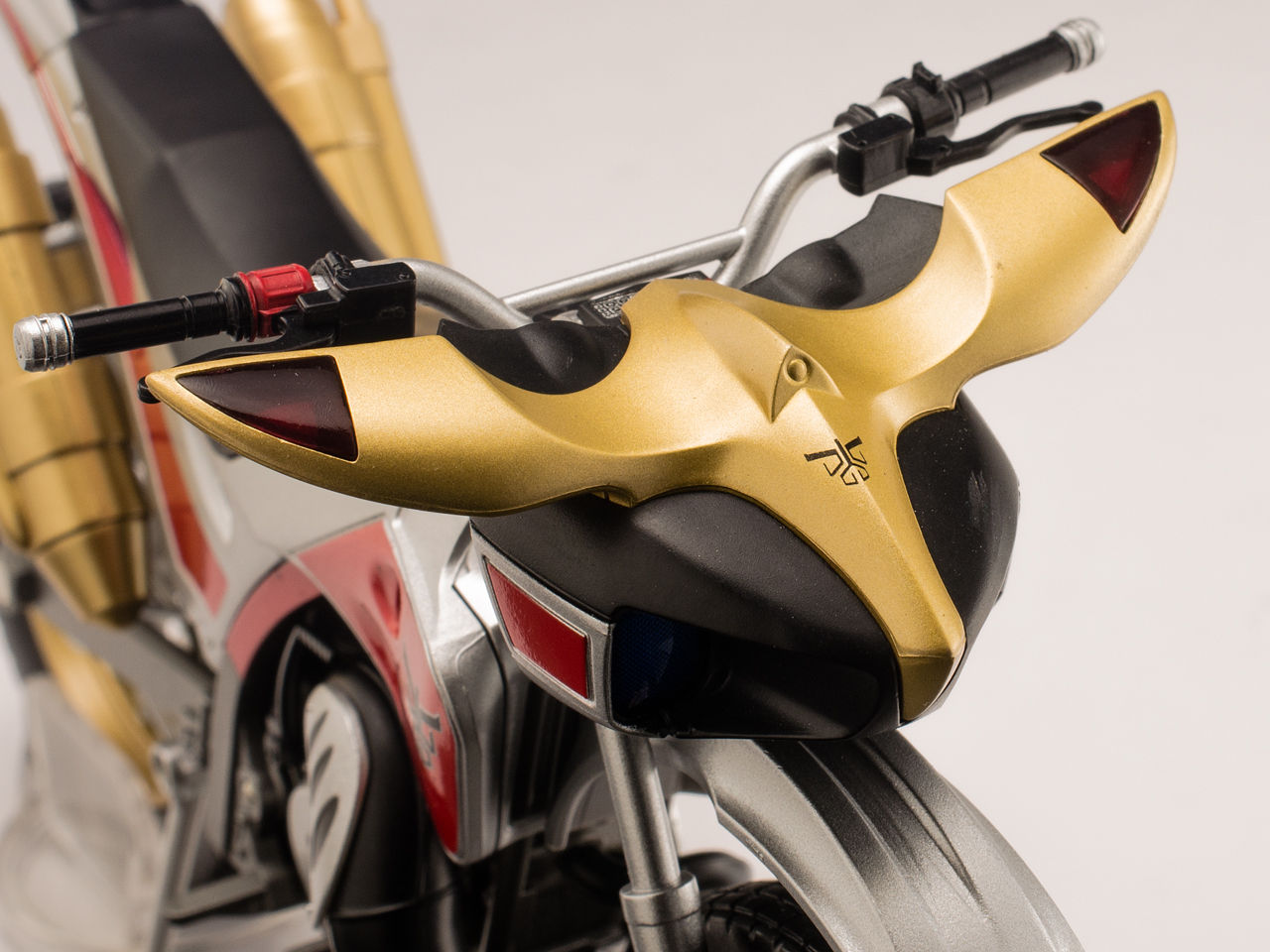 バンダイ S.H.フィギュアーツ トライチェイサー2000 レビュー : きん