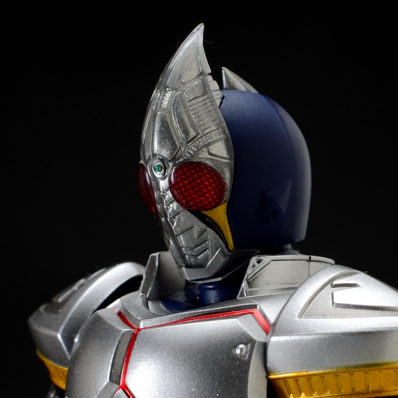 バンダイ S.H.フィギュアーツ 仮面ライダーブレイド レビュー