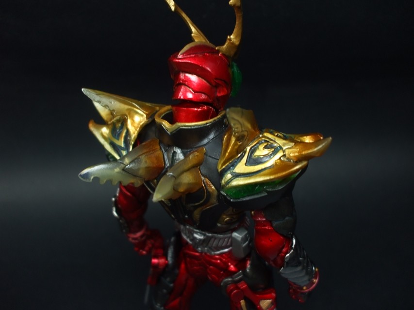 S.I.C 仮面ライダーワイルドカリス2010年版 バンダイ S.I.C. 仮面ライダーワイルドカリス レビュー | 草原の月