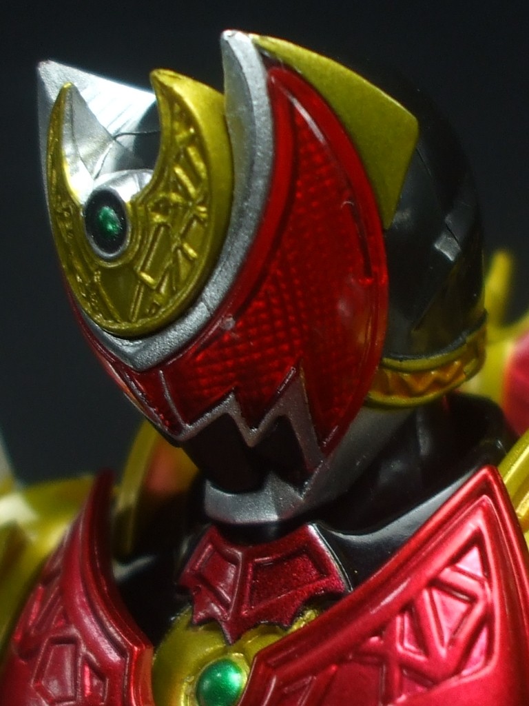 バンダイ S.H.F 仮面ライダーキバ エンペラーフォーム レビュー : きん