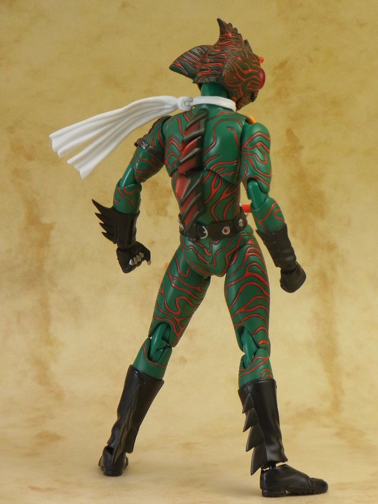 バンダイ S.H.フィギュアーツ 仮面ライダーアマゾン Amazon.co