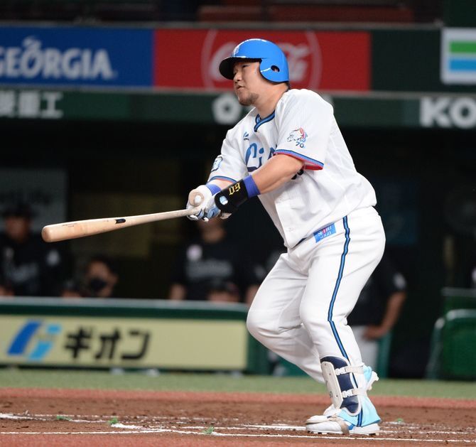 西武ライオンズ70周年記念ライオンズブルーユニフォームがカッコイイ ドラゴンズブルーの逆襲 西武ライオンズ70周年記念ライオンズブルーユニフォームがカッコイイ ドラゴンズブルーの逆襲
