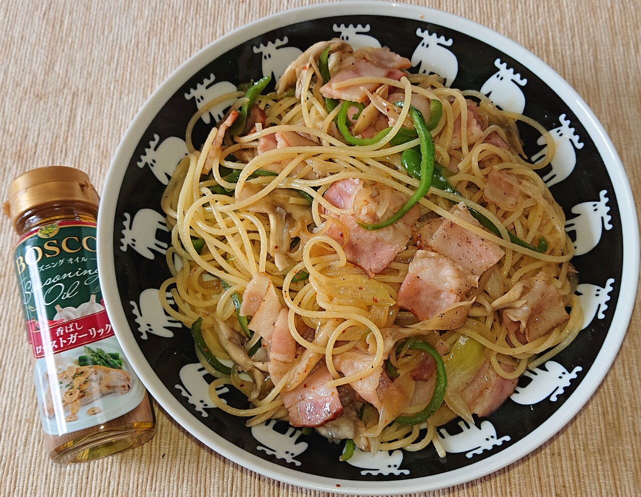 Boscoシーズニングオイル香ばしローストガーリックでペペロンチーノ風パスタ ぶつぶつもぐもぐ 日々の食生活とか云々