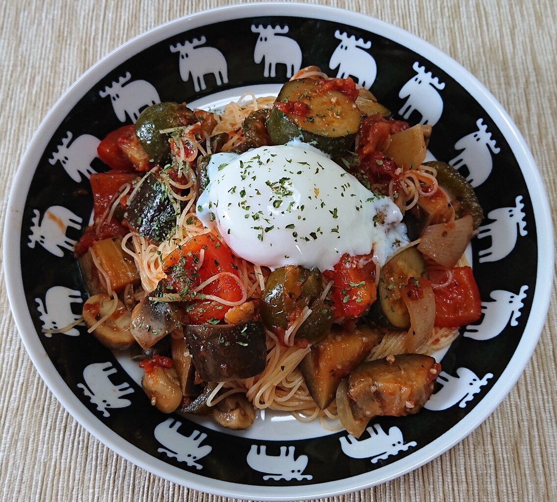 ラタトゥイユと温泉玉子で 冷製パスタ ぶつぶつもぐもぐ 日々の食生活とか云々 ラタトゥイユと温泉玉子で 冷製パスタ ぶつぶつもぐもぐ 日々の食生活とか云々