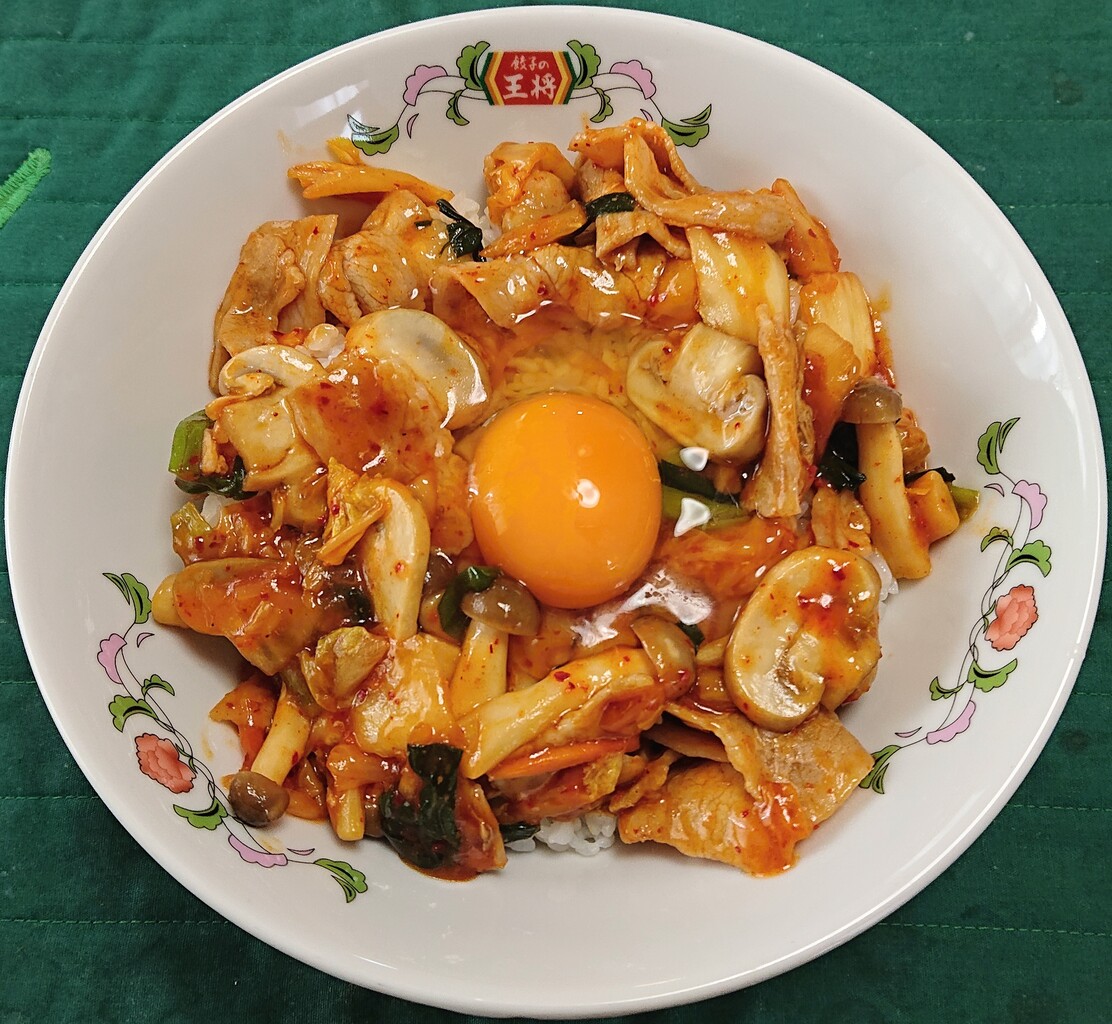 豚キムチ丼で昼ごはん ぶつぶつもぐもぐ 日々の食生活とか云々