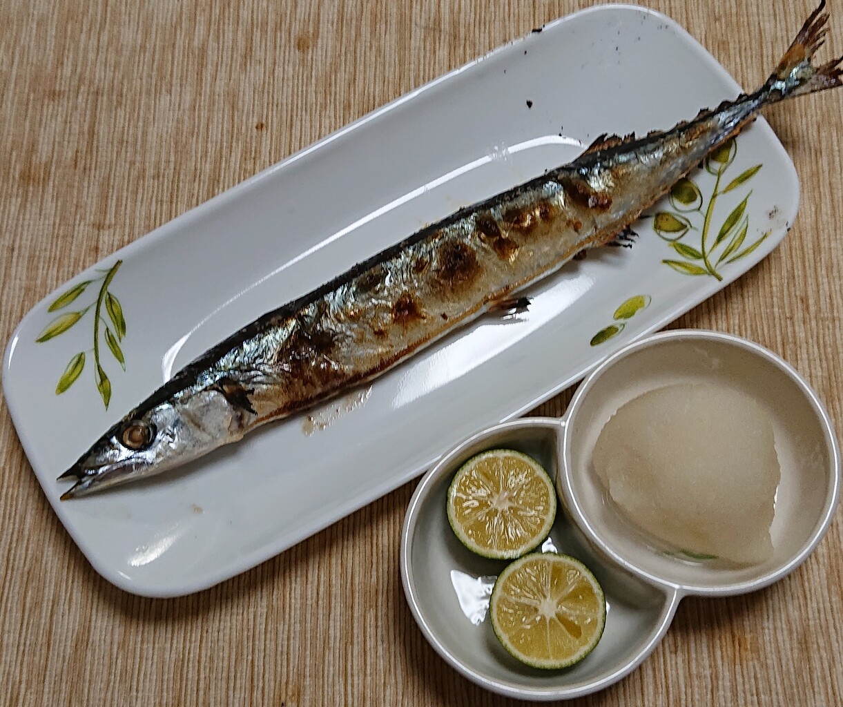 今年2度目のサンマの塩焼き ぶつぶつもぐもぐ 日々の食生活とか云々 今年2度目のサンマの塩焼き ぶつぶつもぐもぐ 日々の食生活とか云々