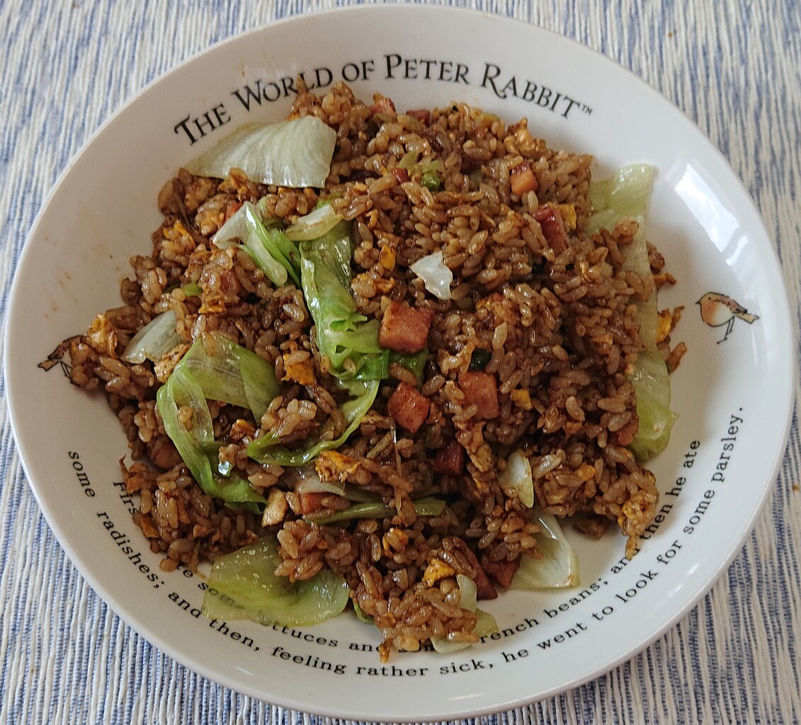 永谷園 黒チャーハンの素で 焼豚レタスチャーハン ぶつぶつもぐもぐ 日々の食生活とか云々 永谷園 黒チャーハンの素で 焼豚レタスチャーハン ぶつぶつもぐもぐ 日々の食生活とか云々