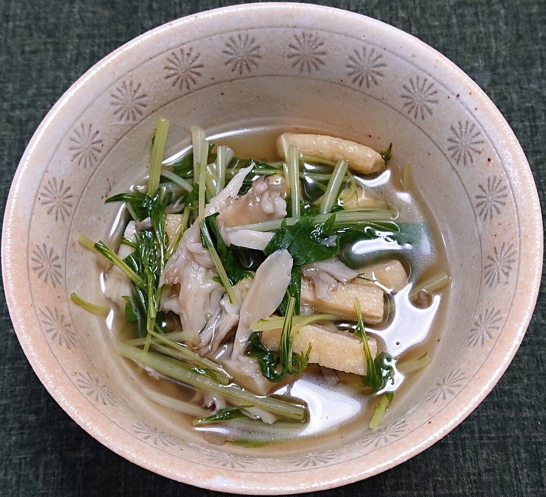 水菜と舞茸と油揚げの白だし煮 刺身こんにゃく ぶつぶつもぐもぐ 日々の食生活とか云々 水菜と舞茸と油揚げの白だし煮 刺身こんにゃく ぶつぶつもぐもぐ 日々の食生活とか云々