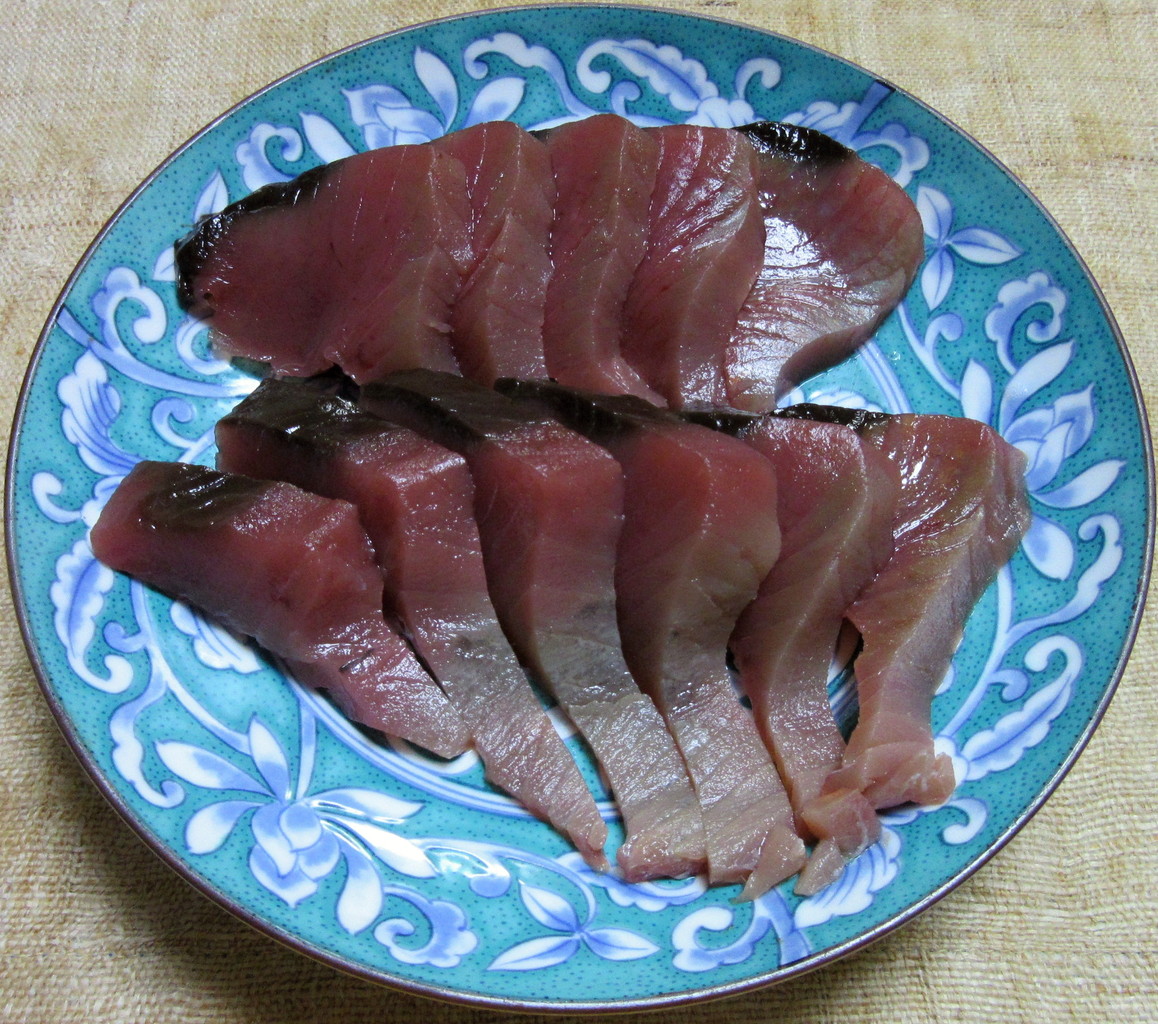 糸こんにゃくと焼鮭の白だし味 本日の刺身 ぶつぶつもぐもぐ 日々の食生活とか云々