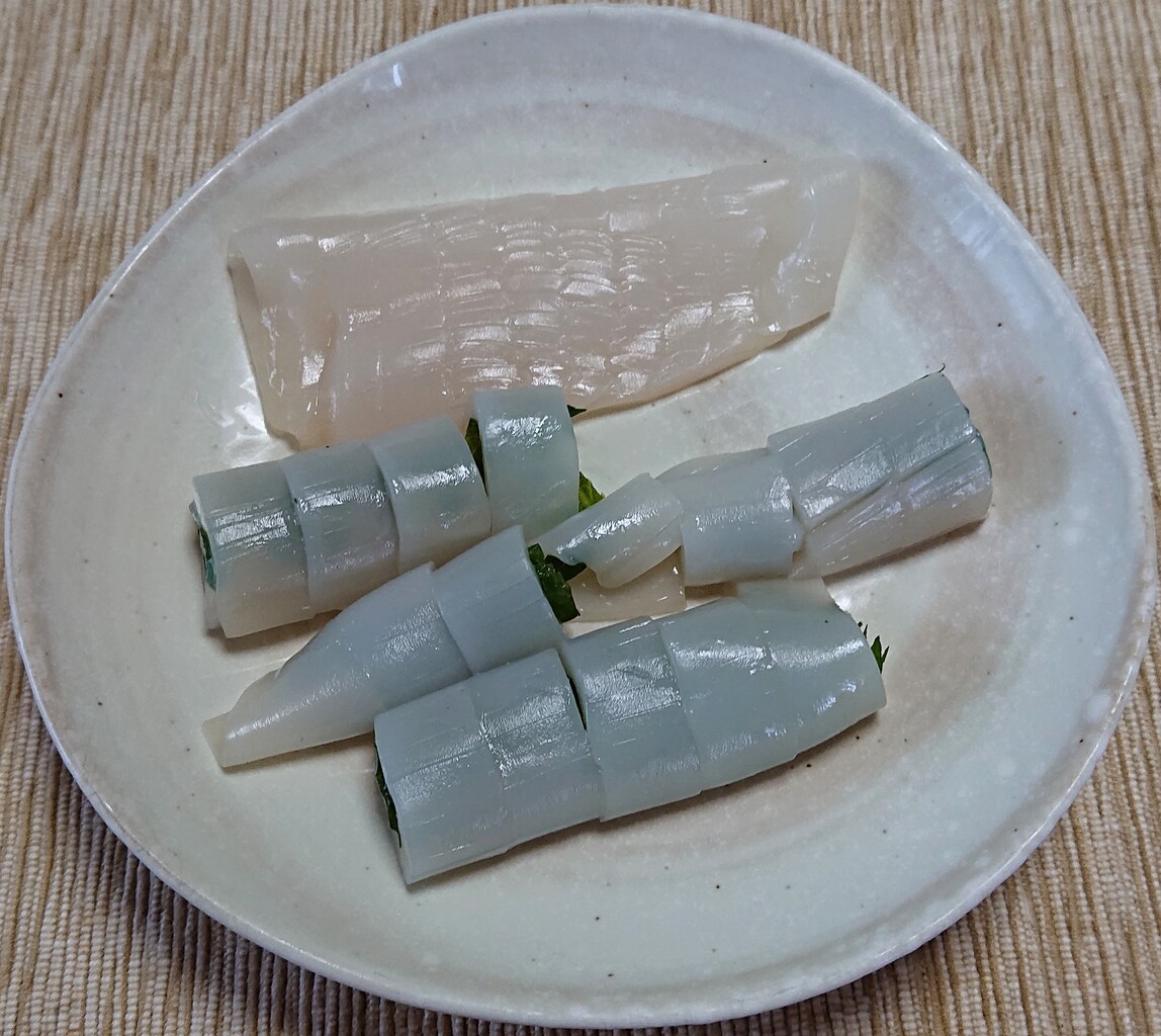 スルメイカの刺身 海ぶどう ぶつぶつもぐもぐ 日々の食生活とか云々