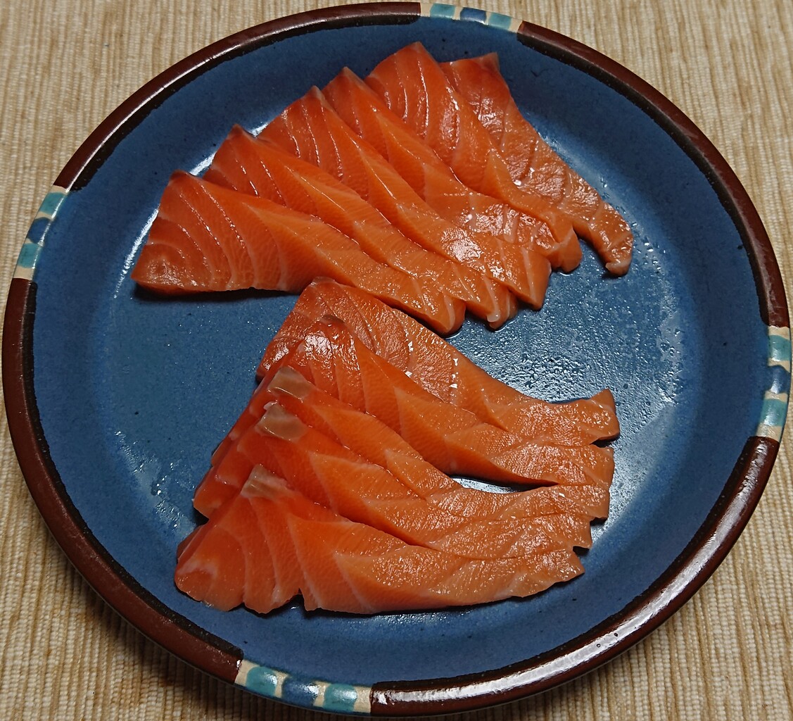 残りもので春巻風 アトランティックサーモンの刺身 ぶつぶつもぐもぐ 日々の食生活とか云々