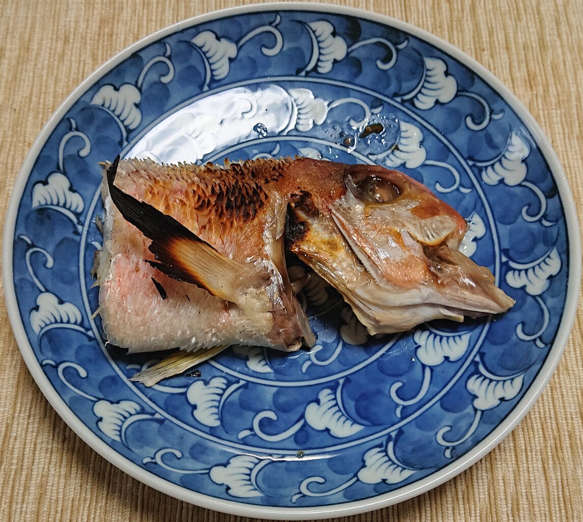 甘鯛の塩焼き イサキの刺身とそのおまけ ぶつぶつもぐもぐ 日々の食生活とか云々
