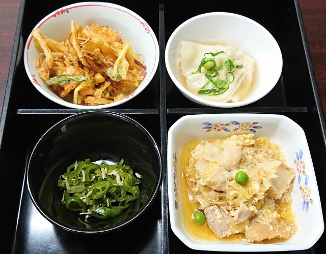豚肉と厚揚げの卵とじ 他の弁当 ぶつぶつもぐもぐ 日々の食生活とか云々 豚肉と厚揚げの卵とじ 他の弁当 ぶつぶつもぐもぐ 日々の食生活とか云々