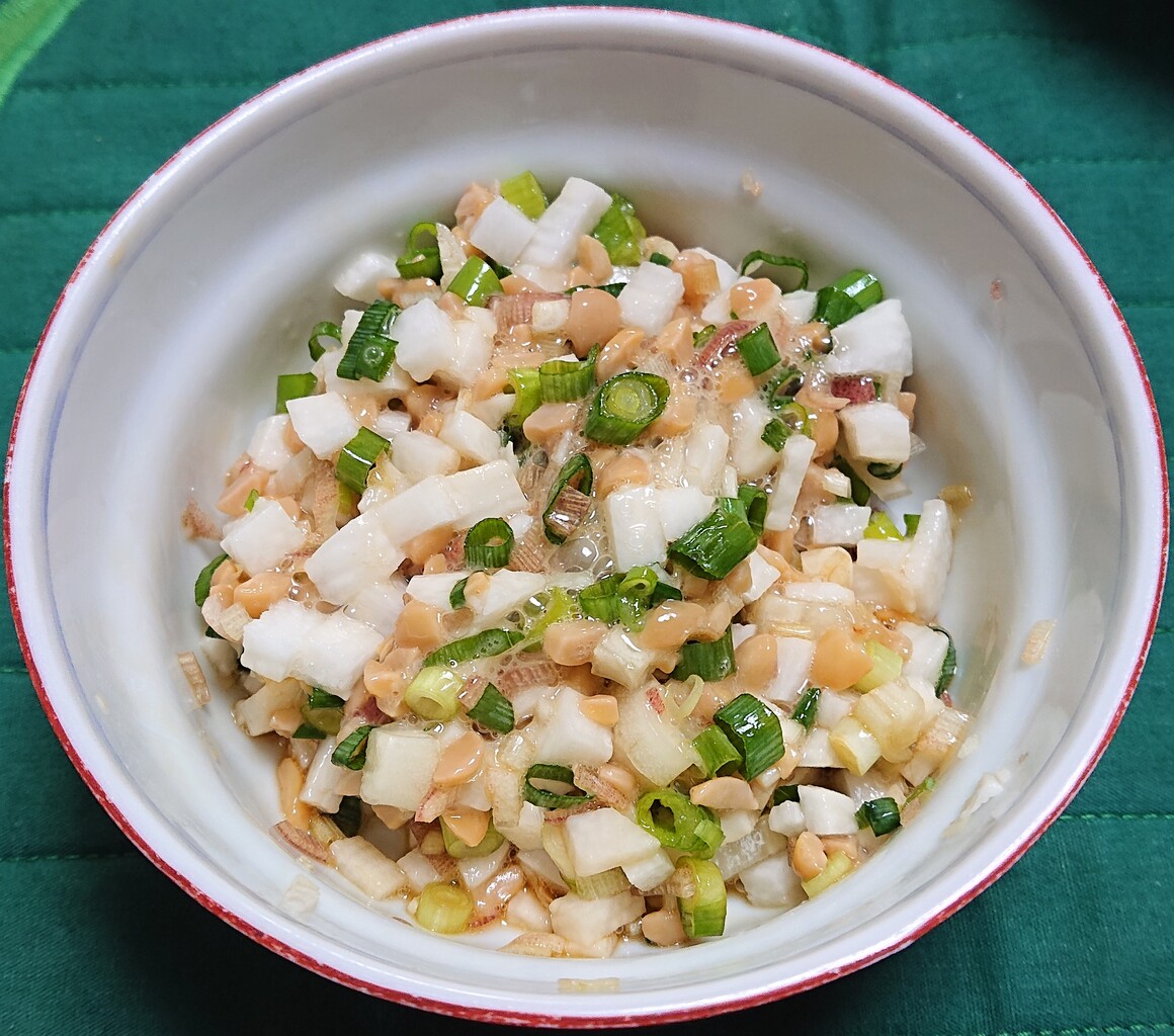 長芋とミョウガと万能ネギと納豆の小鉢 牛もも肉のたたき ぶつぶつもぐもぐ 日々の食生活とか云々