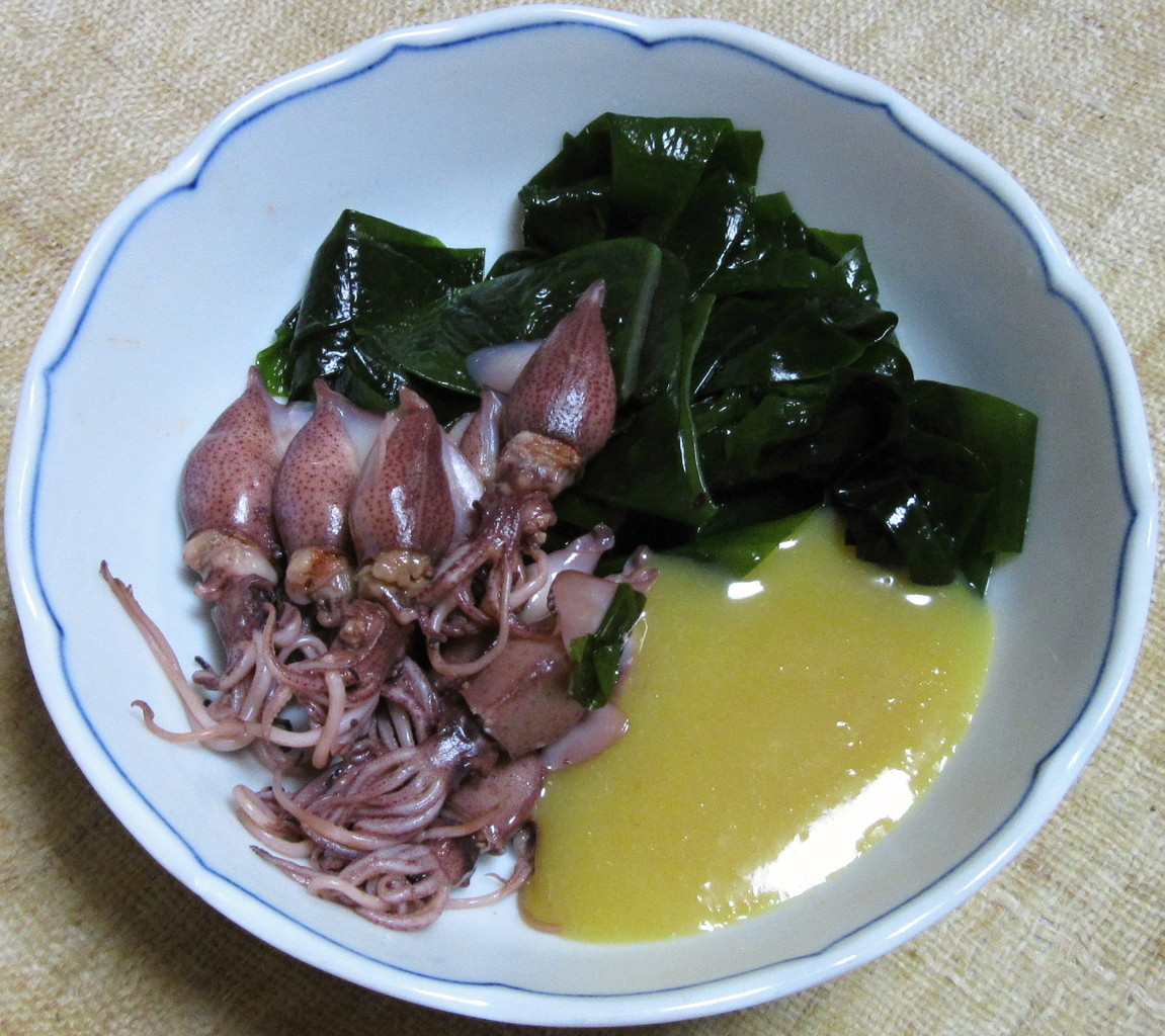 ホタルイカとわかめのからし酢味噌掛け ぶつぶつもぐもぐ 日々の食生活とか云々