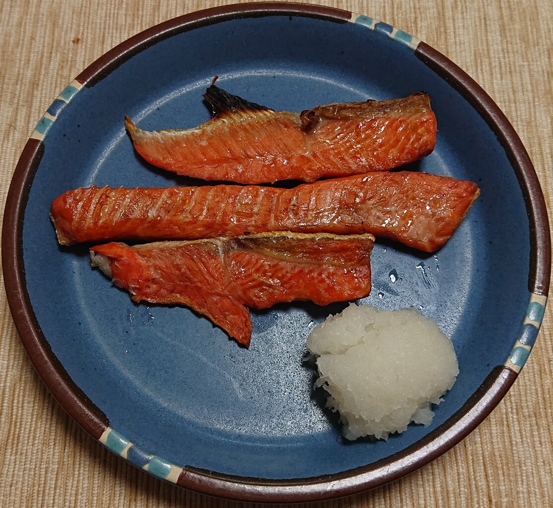 水菜とブナシメジと油揚げの白だし煮 鮭ハラス焼き ぶつぶつもぐもぐ 日々の食生活とか云々
