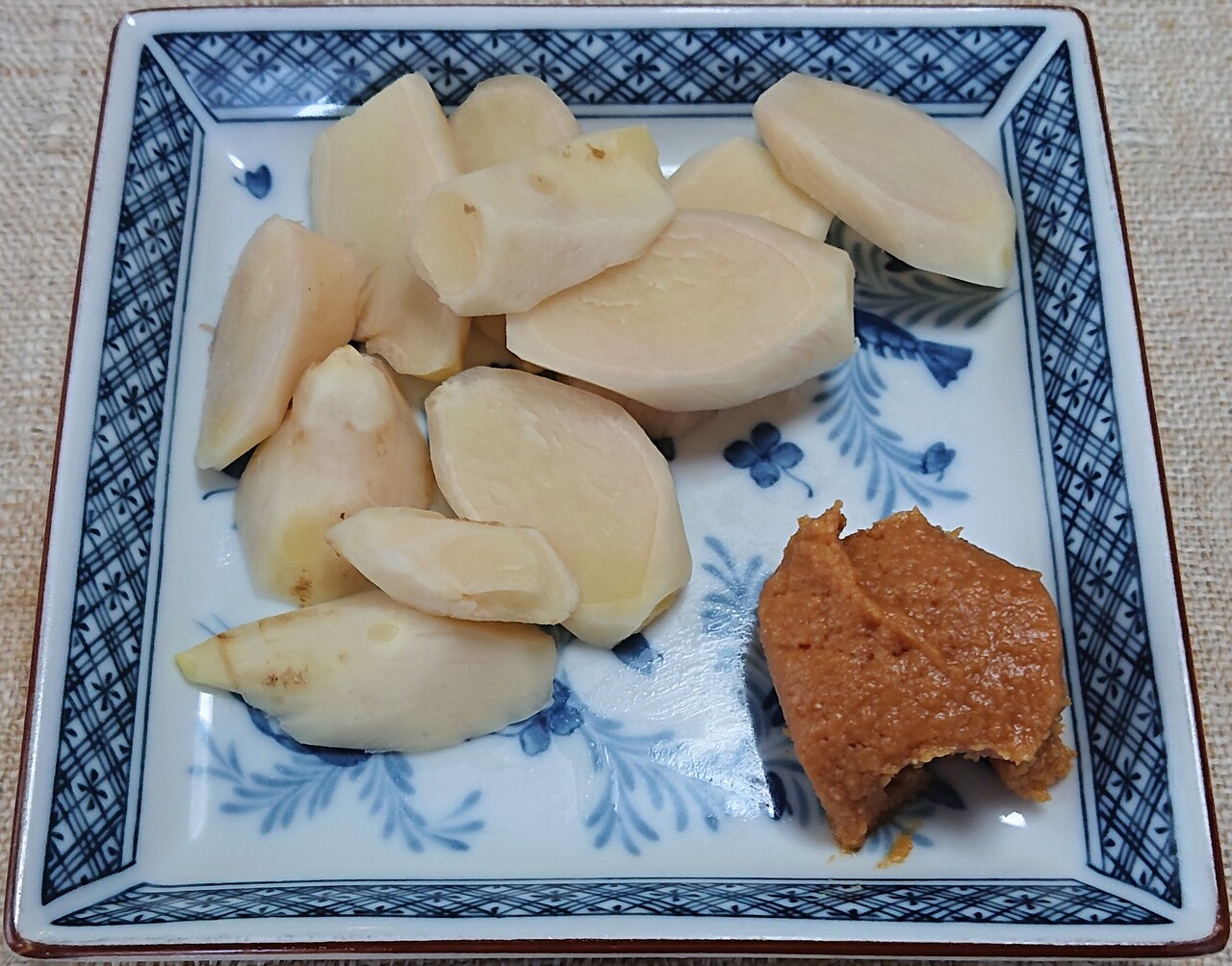 ぶつぶつもぐもぐ 日々の食生活とか云々
	  新生姜と味噌、魚そうめん
	コメント                仁平