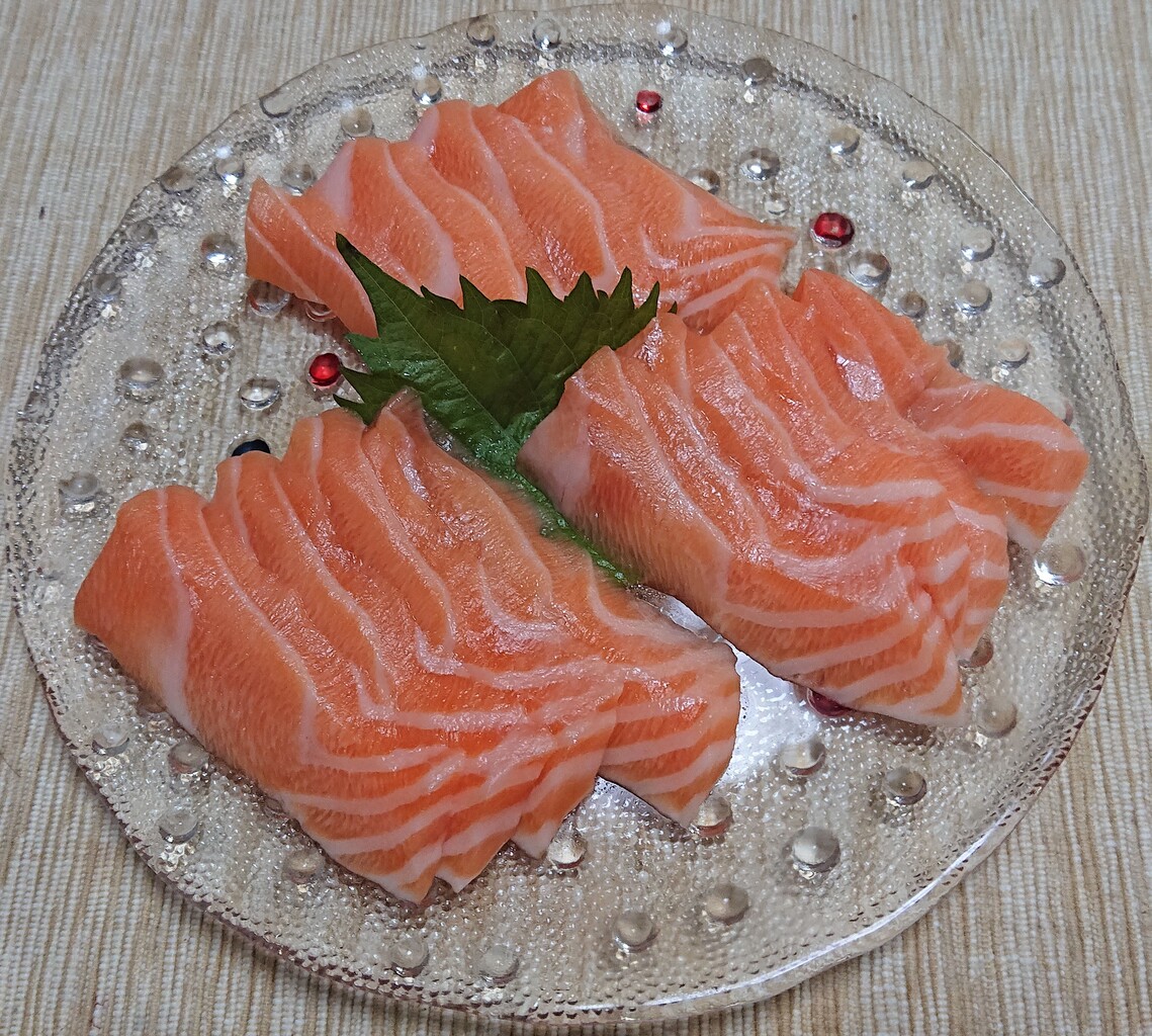 長芋とキュウリの辛子明太子和え アトランティックサーモンの刺身 ぶつぶつもぐもぐ 日々の食生活とか云々