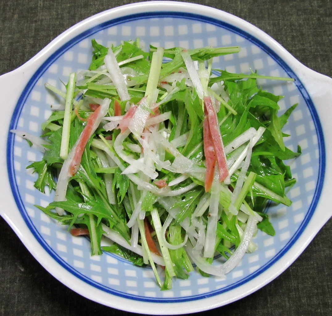 水菜と大根とドライソーセージのサラダ ぶつぶつもぐもぐ 日々の食生活とか云々