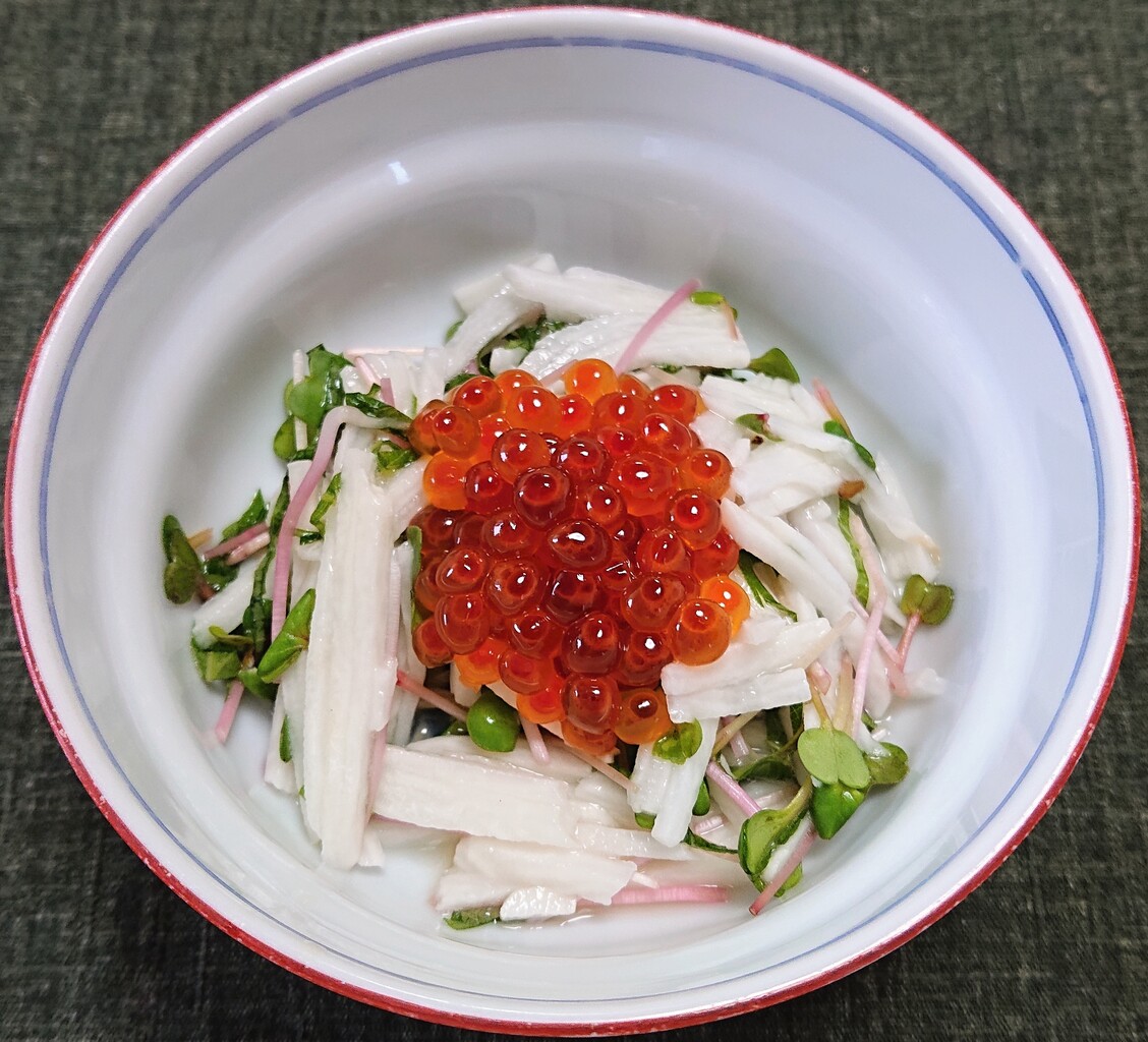 イクラと長芋他の小鉢 ぶつぶつもぐもぐ 日々の食生活とか云々