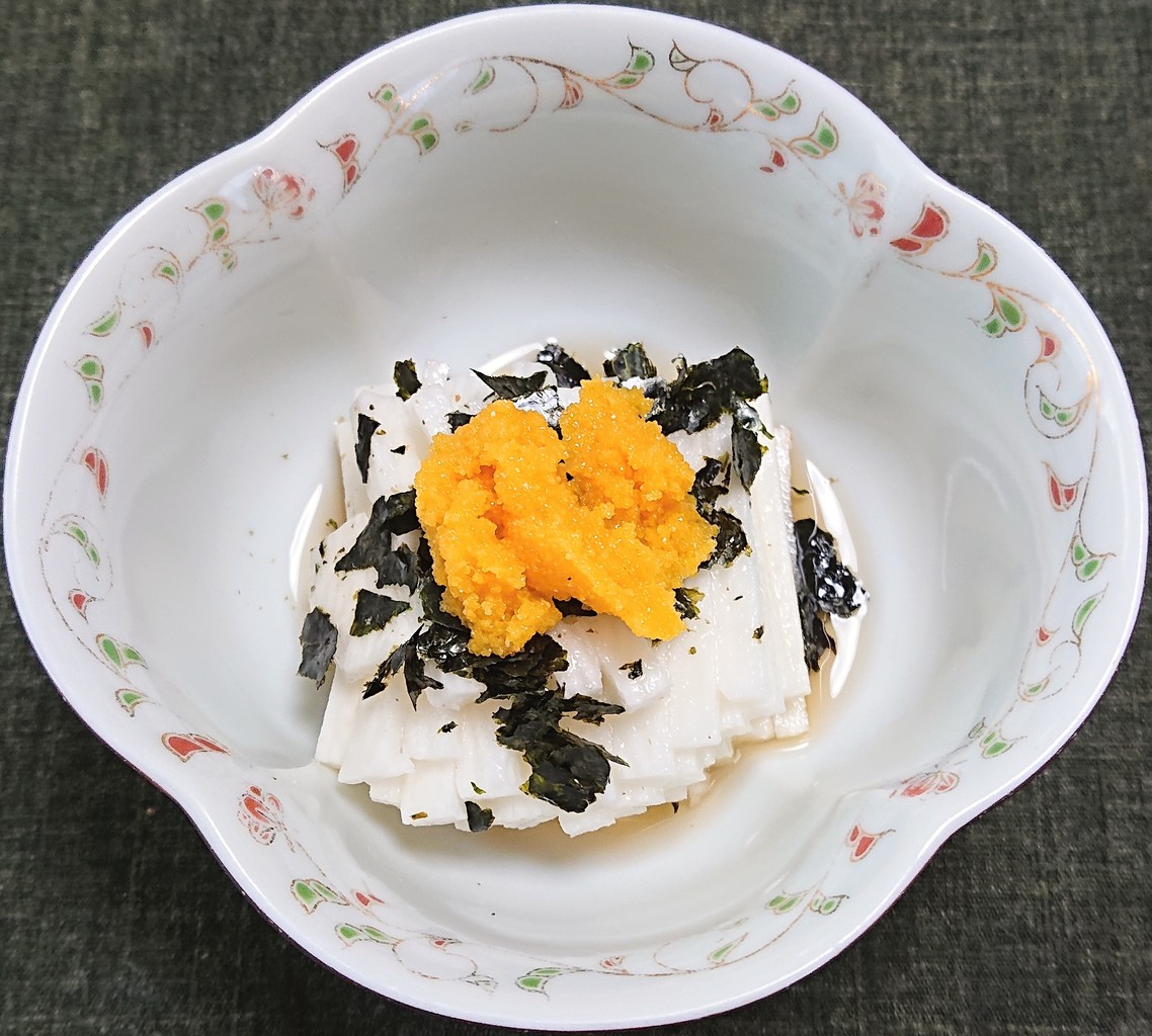山芋短冊の生からすみ載せ スルメイカの刺身 ぶつぶつもぐもぐ 日々の食生活とか云々 山芋短冊の生からすみ載せ スルメイカの刺身 ぶつぶつもぐもぐ 日々の食生活とか云々