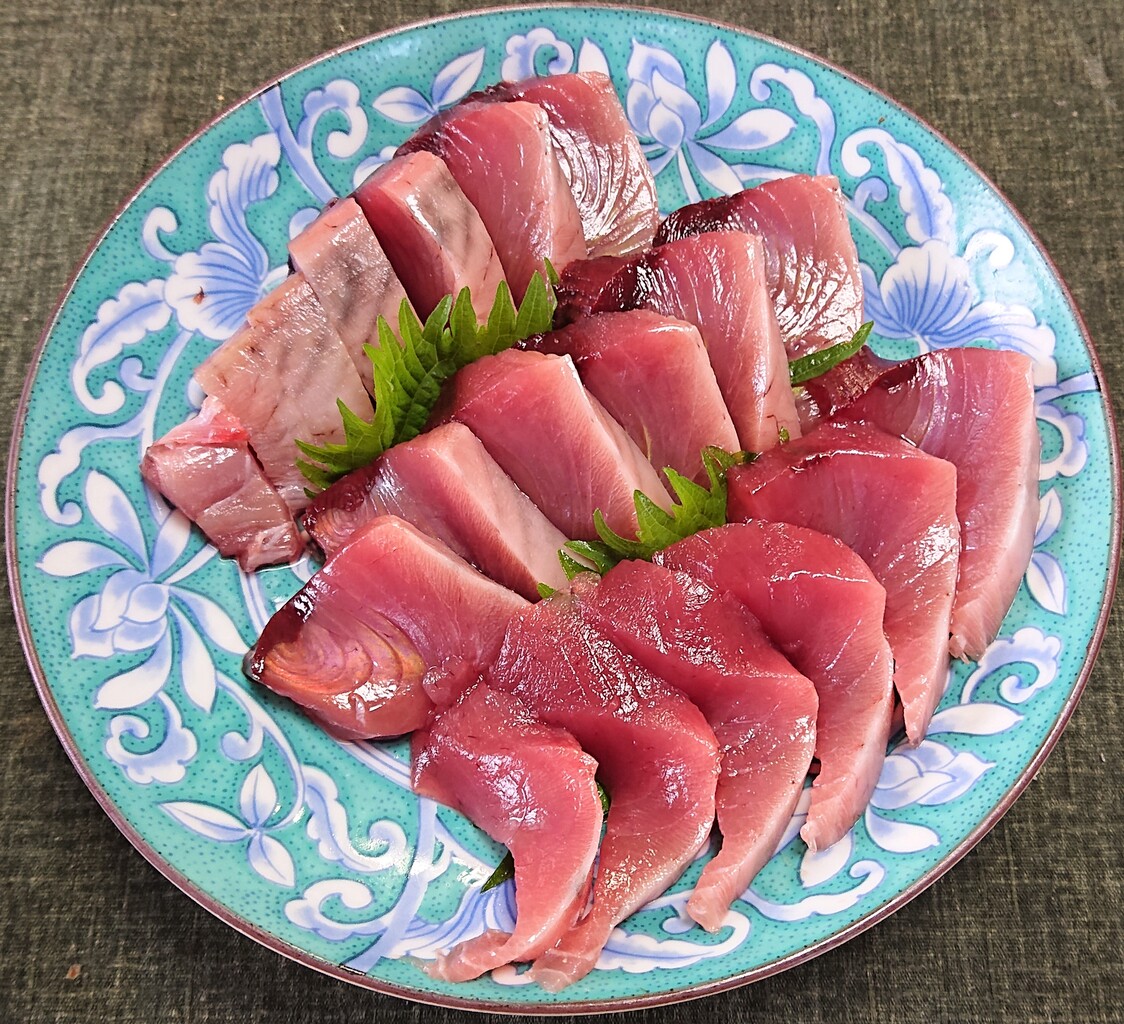 タコとキュウリとわかめの梅風味和え カツオの刺身 ぶつぶつもぐもぐ 日々の食生活とか云々