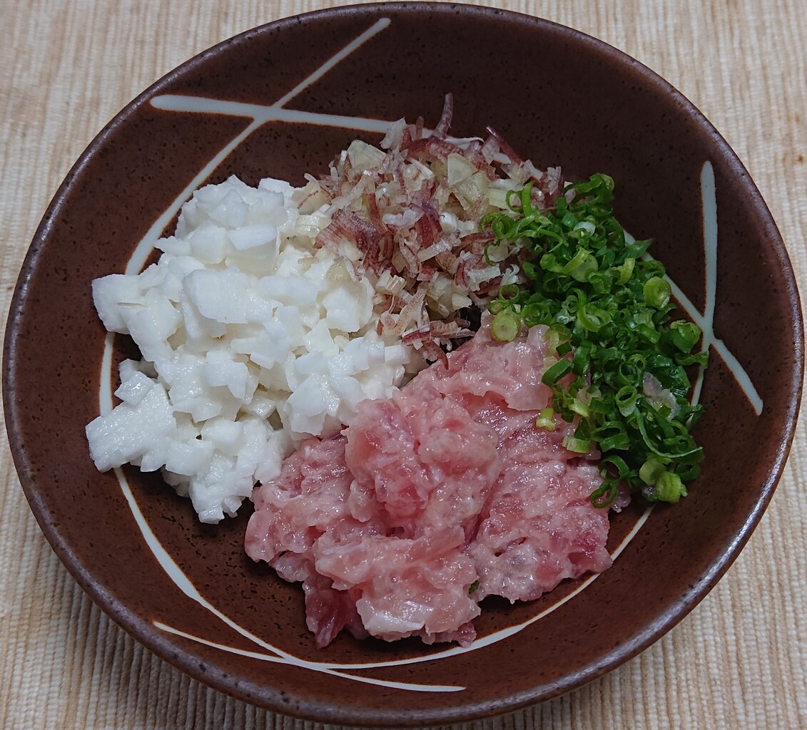 刻み長芋とマグロのたたきの小鉢 ぶつぶつもぐもぐ 日々の食生活とか云々