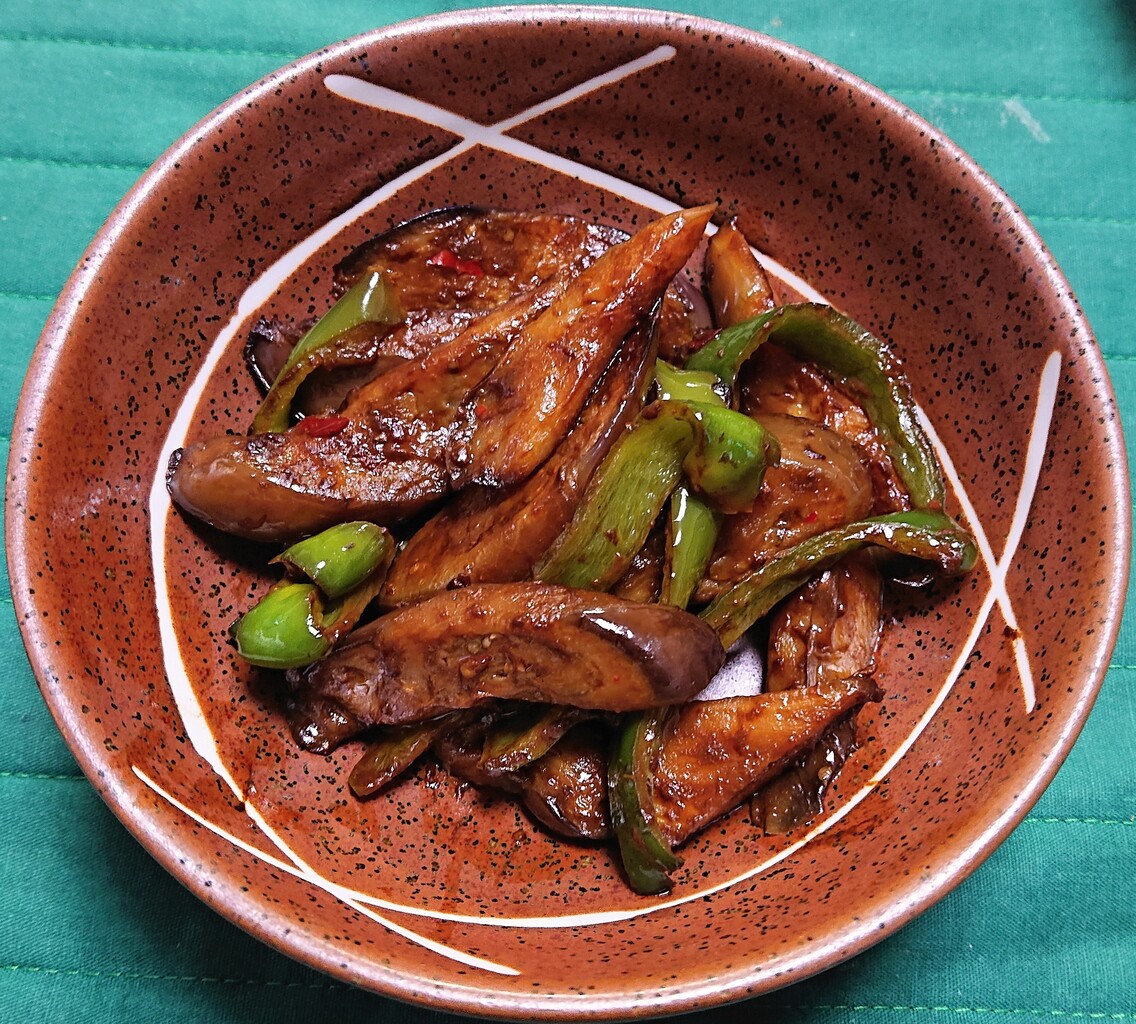 ナスとピーマンの甜麺醤炒め ぶつぶつもぐもぐ 日々の食生活とか云々