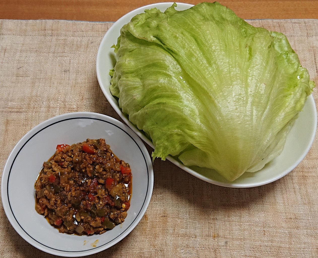 ナス入りキーマカレーのレタス包み ぶつぶつもぐもぐ 日々の食生活とか云々