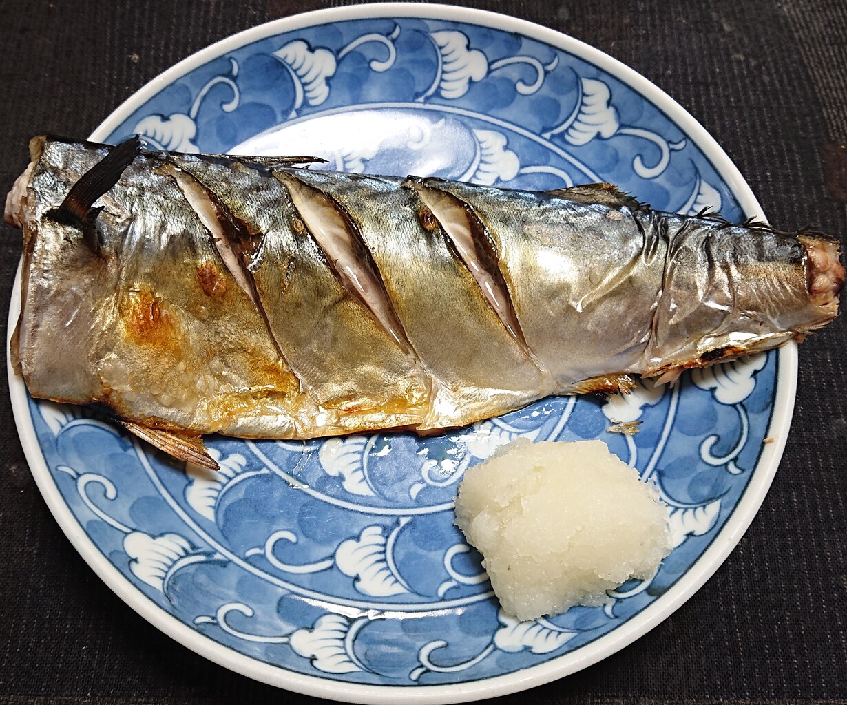 大きめサイズのサバの塩焼き ぶつぶつもぐもぐ 日々の食生活とか云々