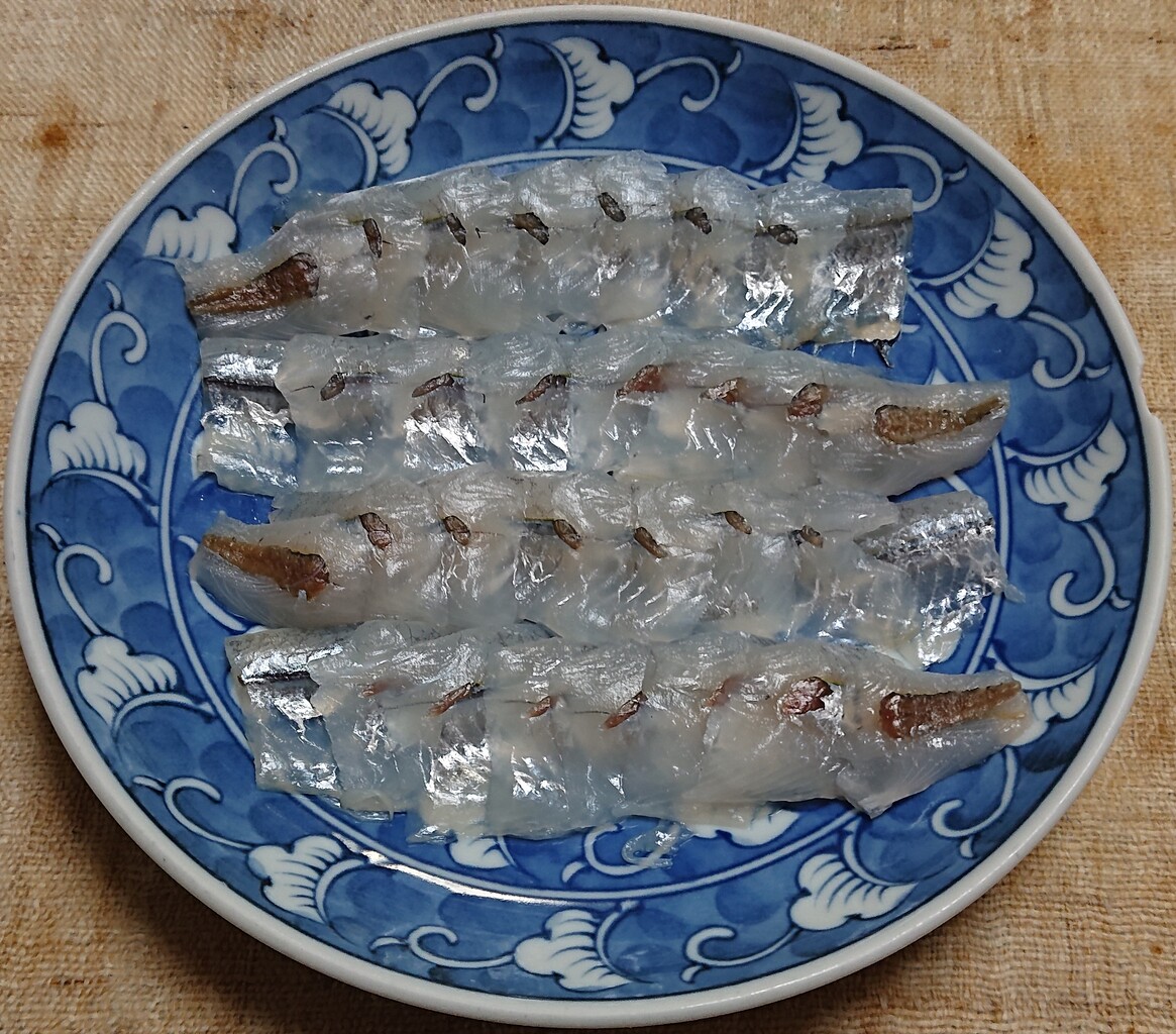 ほうれん草とブナシメジとハムのゴマだれ和え サヨリの刺身 ぶつぶつもぐもぐ 日々の食生活とか云々 ほうれん草とブナシメジとハムのゴマだれ和え サヨリの刺身 ぶつぶつもぐもぐ 日々の食生活とか云々