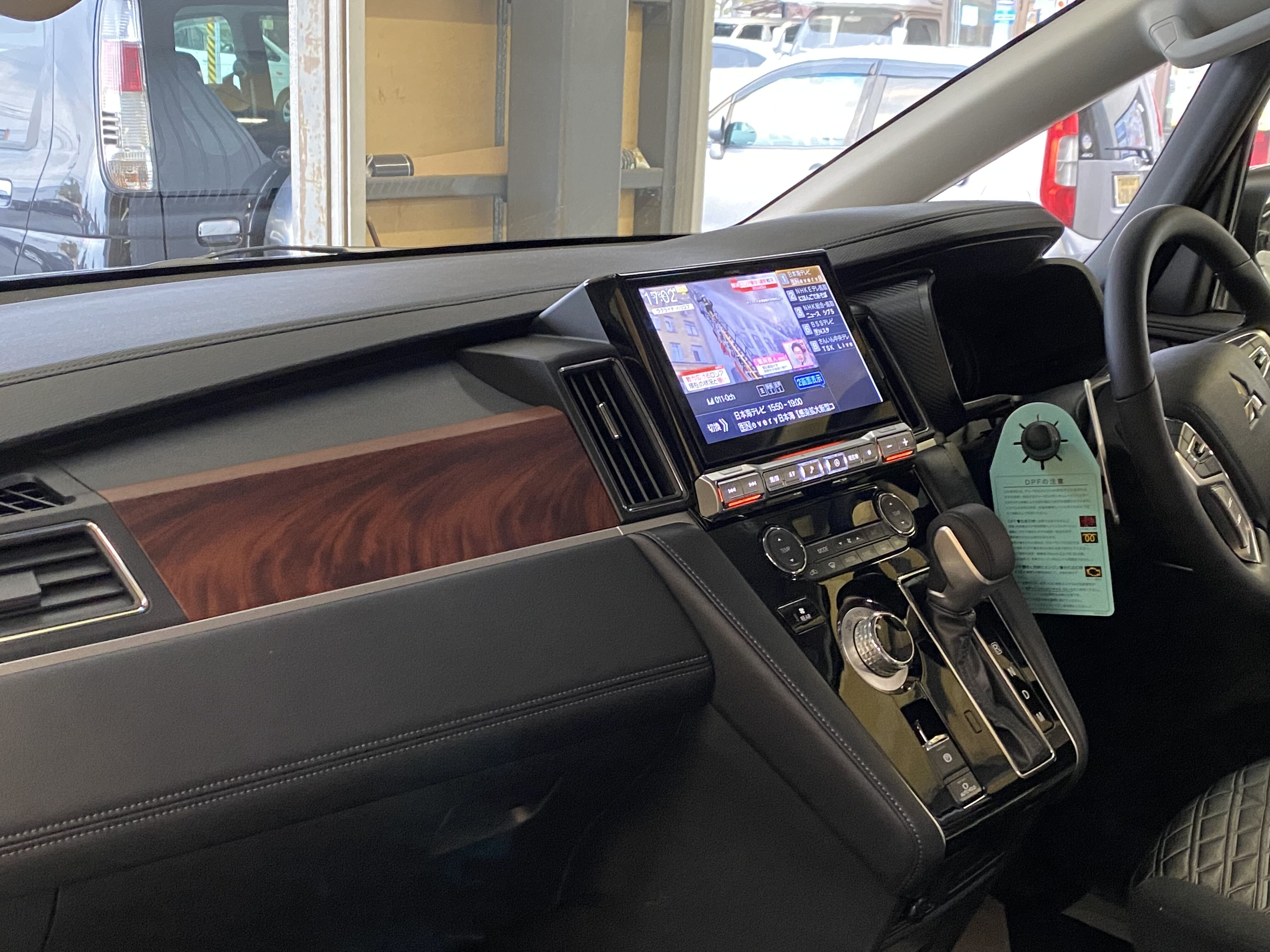 デリカD5にワンオフで12.8型モニター♪ : WeblogZIPANG デリカD5にワンオフで12.8型モニター♪ : WeblogZIPANG