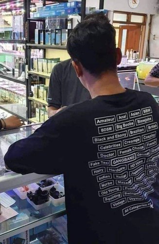 【悲報】中山功太さん、西野亮廣のブランド擁護「ゴチャゴチャ言ってる人、自分が着てるTシャツの英文、理解してるんですか?」ｗｗｗｗｗｗｗｗｗｗ