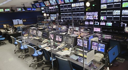 【悲報】オールドメディアさん、沖縄の違法船舶による女子高生死亡事故を報じず京都の小学生事件ばかり取り上げてしまう・・・・・・・・・