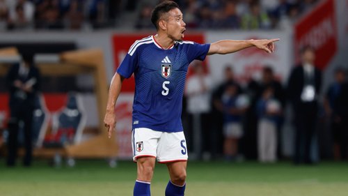 【困惑】長友佑都さん、メキシコ到着でソンブレロをかぶってしまう