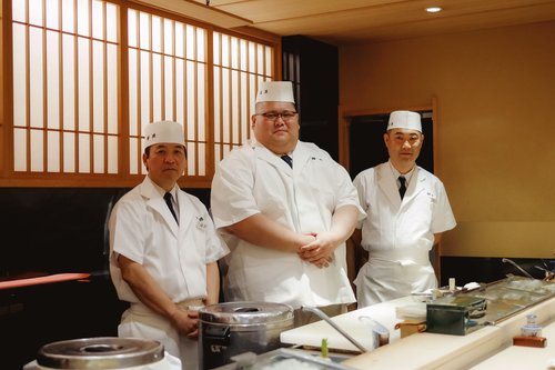 【悲報】江戸前寿司職人さん「サーモン扱う職人には『何をやってるんだ！』と言いたい」ｗｗｗｗｗｗｗｗｗｗ