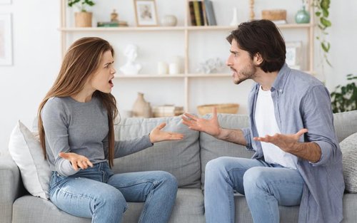 【悲報】女さん「1人の彼氏に依存して迷惑かけるより複数の男作った方がよくね？」ｗｗｗｗｗｗｗｗｗｗ