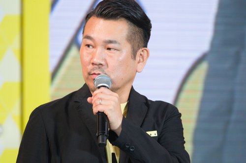 【悲報】独り身のフジモンさん(55)「背中痛めても湿布が貼れない、薬も塗れない。年を重ねると寂しいのよね」・・・・・・・・・