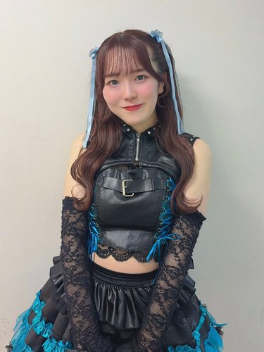 【悲報】21歳アイドルさん、加入10日後にグループ解散発表されてしまう・・・・・・・・・