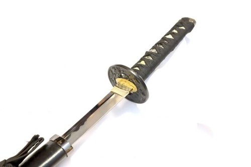 【悲報】日本刀さん、ガチで何の役にも立たないｗｗｗｗｗｗｗｗｗｗ