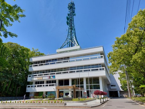 【悲報】NHK松山放送局の男性アナさん、万引きを数十回やってしまう・・・・・・・・・