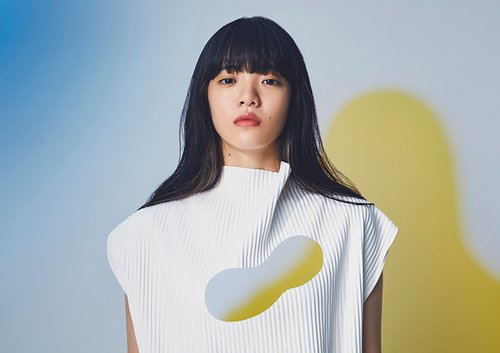 【悲報】あいみょんさん、再びタトゥーまる出しで賛否真っ二つに・・・・・・・・・