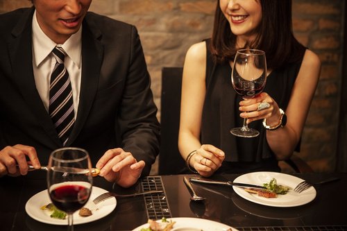 【悲報】デート代は男が出して当たり前←これ、ガチで反論できんよなｗｗｗｗｗｗｗｗｗｗ