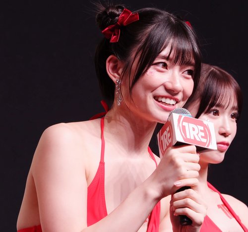【朗報】瀬戸環奈さん、週刊誌で表紙・巻頭・袋とじ2本という破廉恥すぎる構成に抜擢ｗｗｗｗｗｗｗｗｗｗ