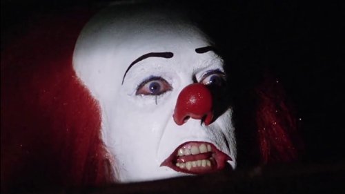 【画像】イオンで殺人ピエロ（2m・120kg・筋骨隆々）3人から72時間逃げ切ったら20億円ｗｗｗｗｗｗｗｗｗｗ