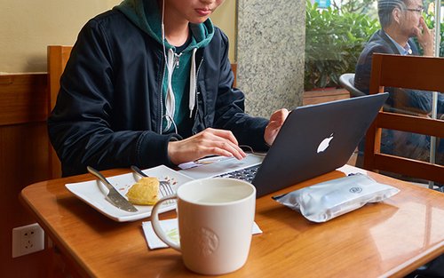 【悲報】スタバさん、ガチで大人の自習室と化してしまうｗｗｗｗｗｗｗｗｗｗ